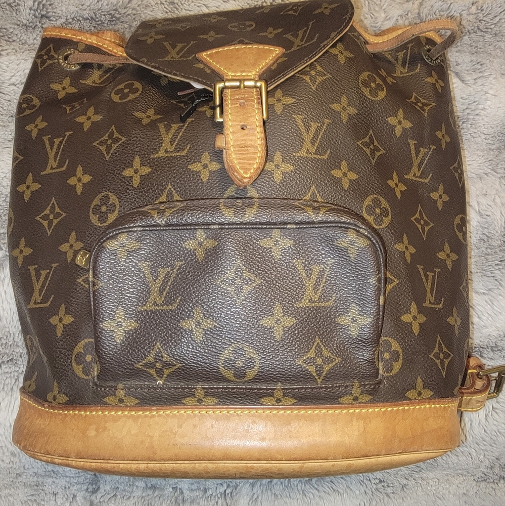 Louis vuitton back pack monogram
